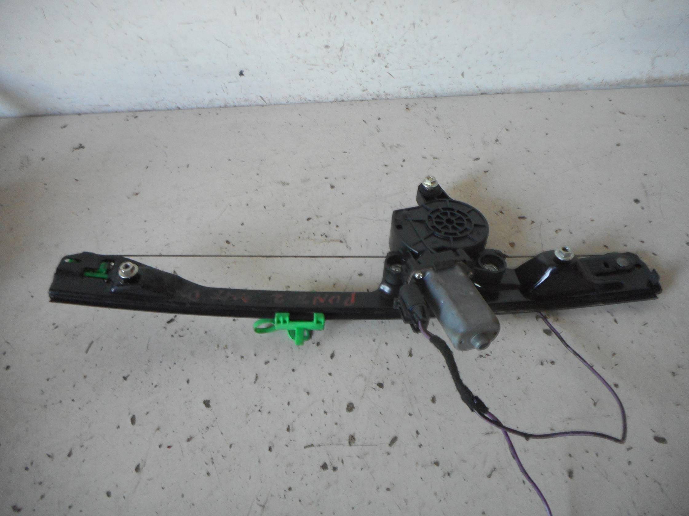 Alzacristallo elettr. porta ant. dx.